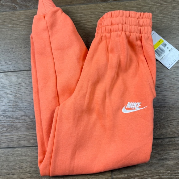 Nike Club Fleece Big Kids Sweatpants, NWT, Size Small, Orange/Coral, Warm - Picture 2 of 13